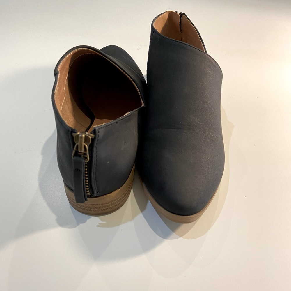 Qupid black short ankle booties zipper heel
